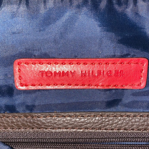 Leather Tommy Hilfiger Purse - Picture 3 of 3